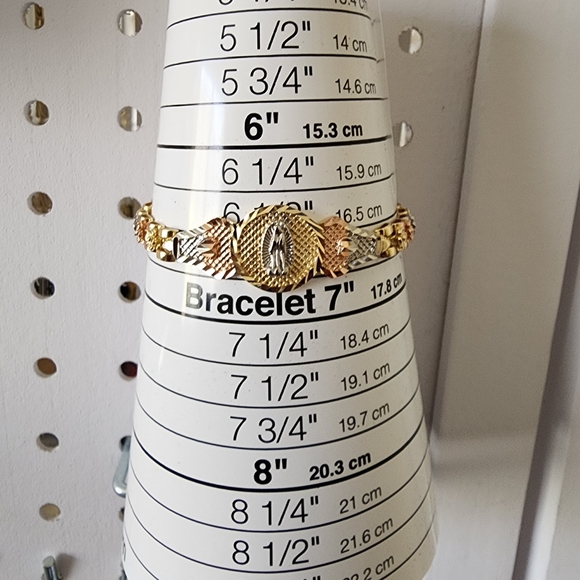 Elegant Gold and Silver Women's Bracelet NWOT - Picture 5 of 6